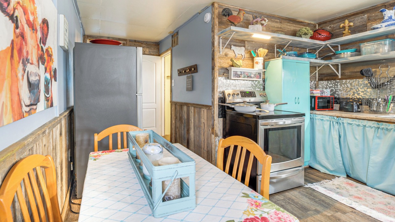 Photo of Kitchen in Buchanan Dam
