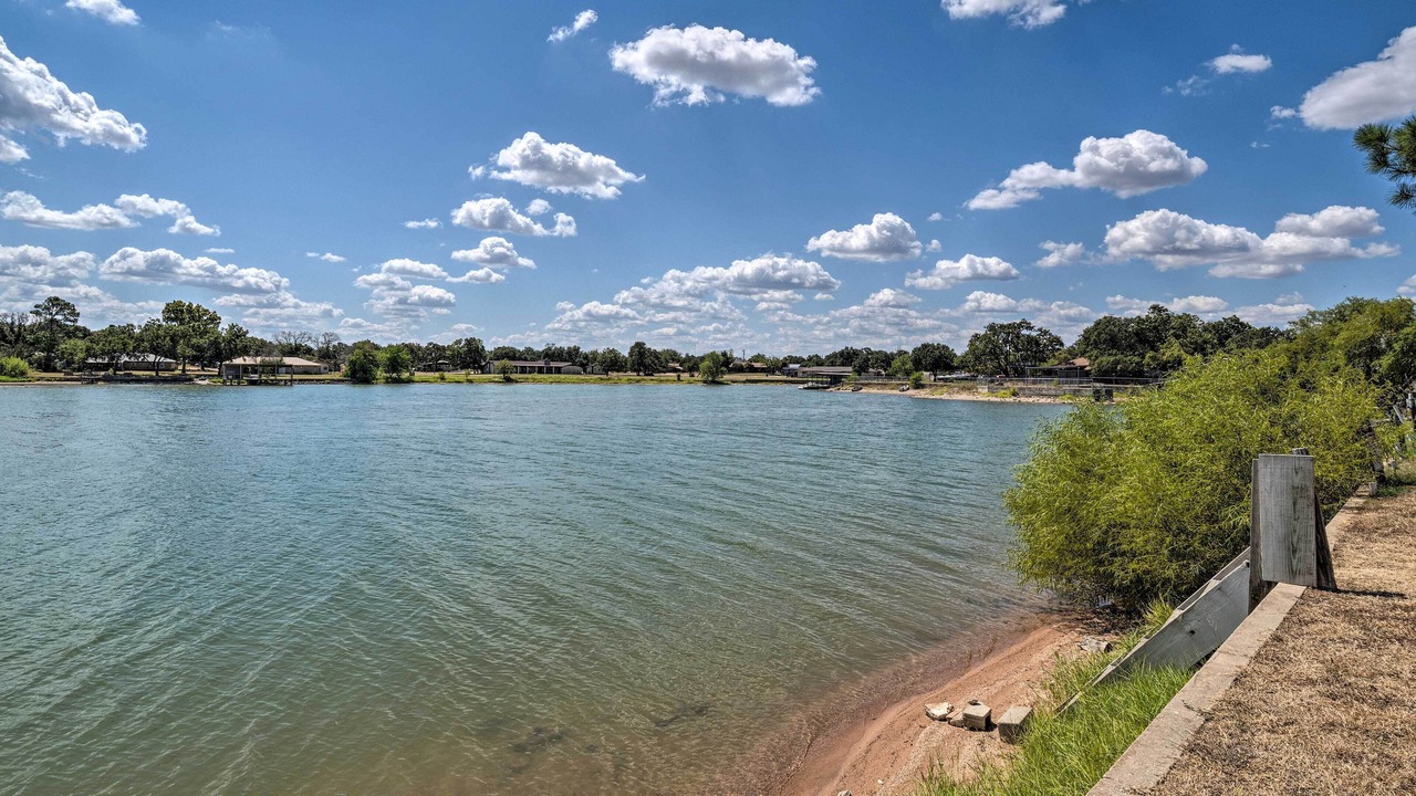 Photo of Outdoor in Buchanan Dam