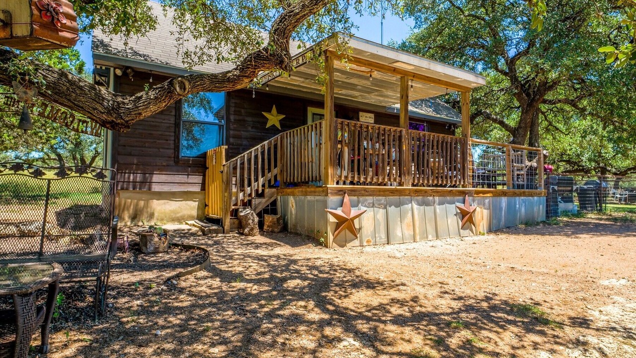 Photo of Outdoor in Round Mountain