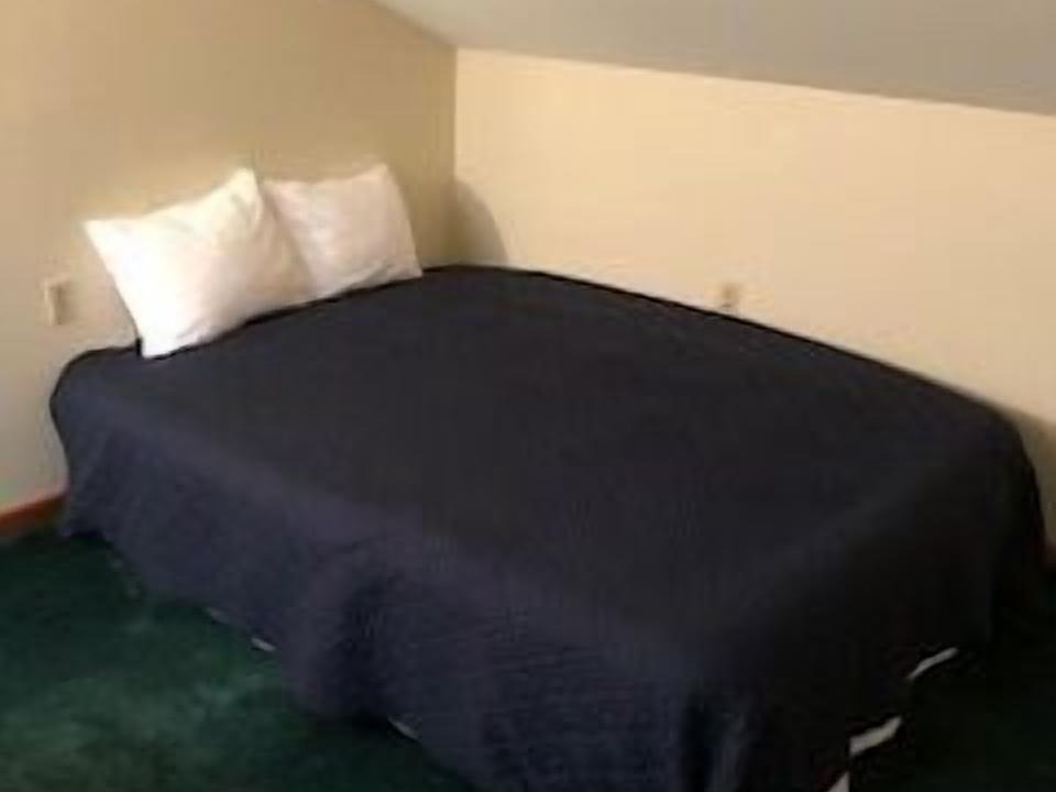 Photo of Bedroom in Clearville