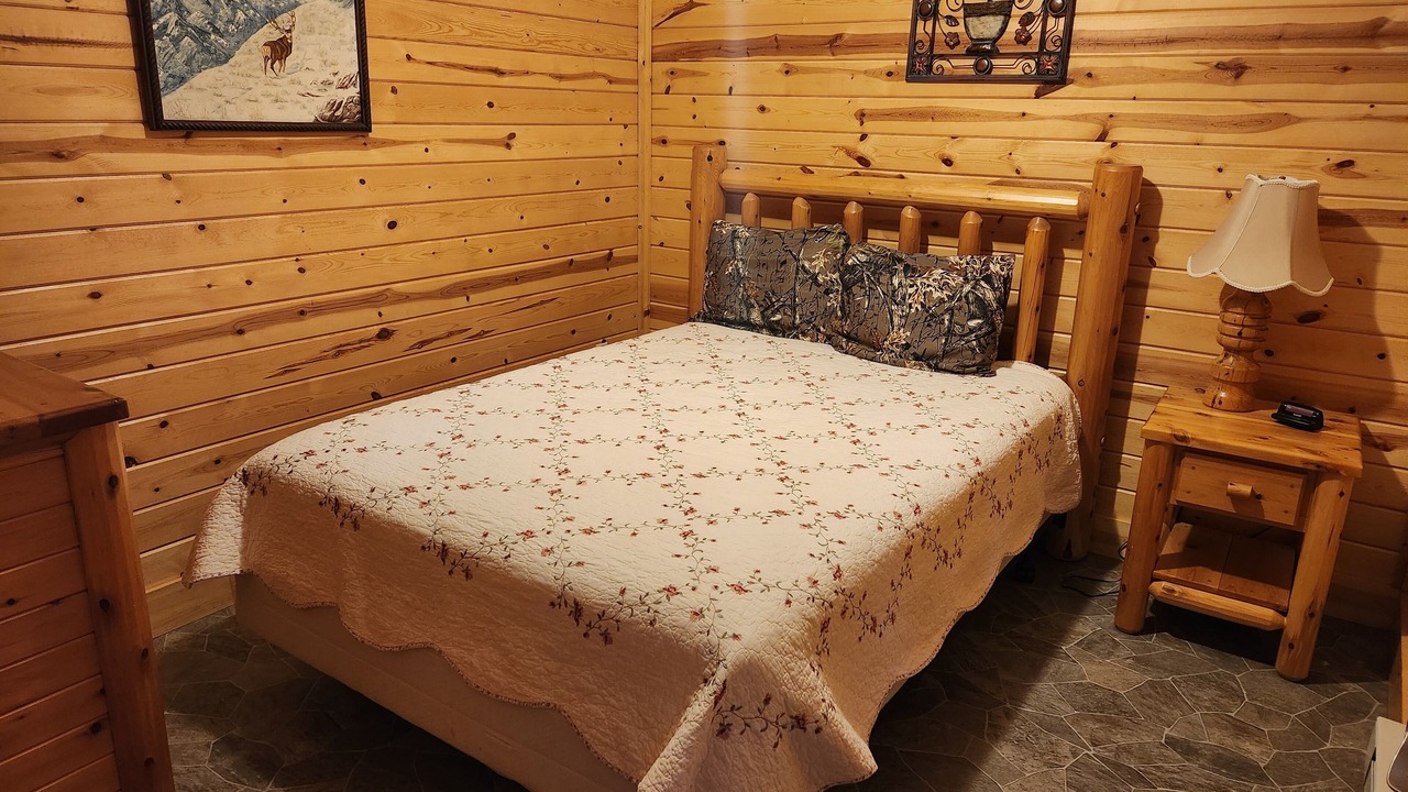 Photo of Bedroom in Clearville