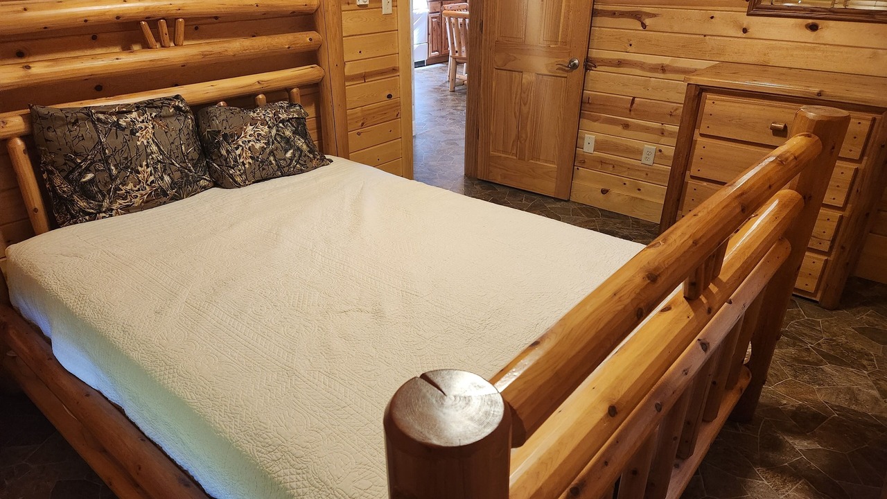 Photo of Bedroom in Clearville