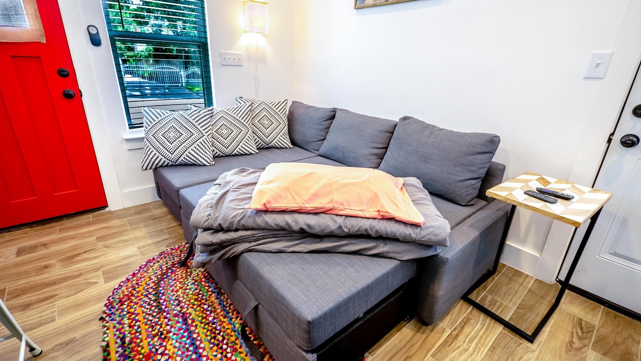Photo of Livingroom in Government Hill