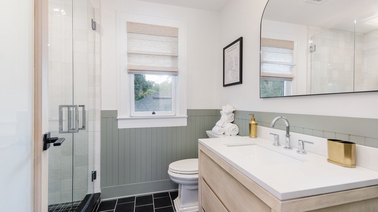 Photo of Bathroom in Avondale