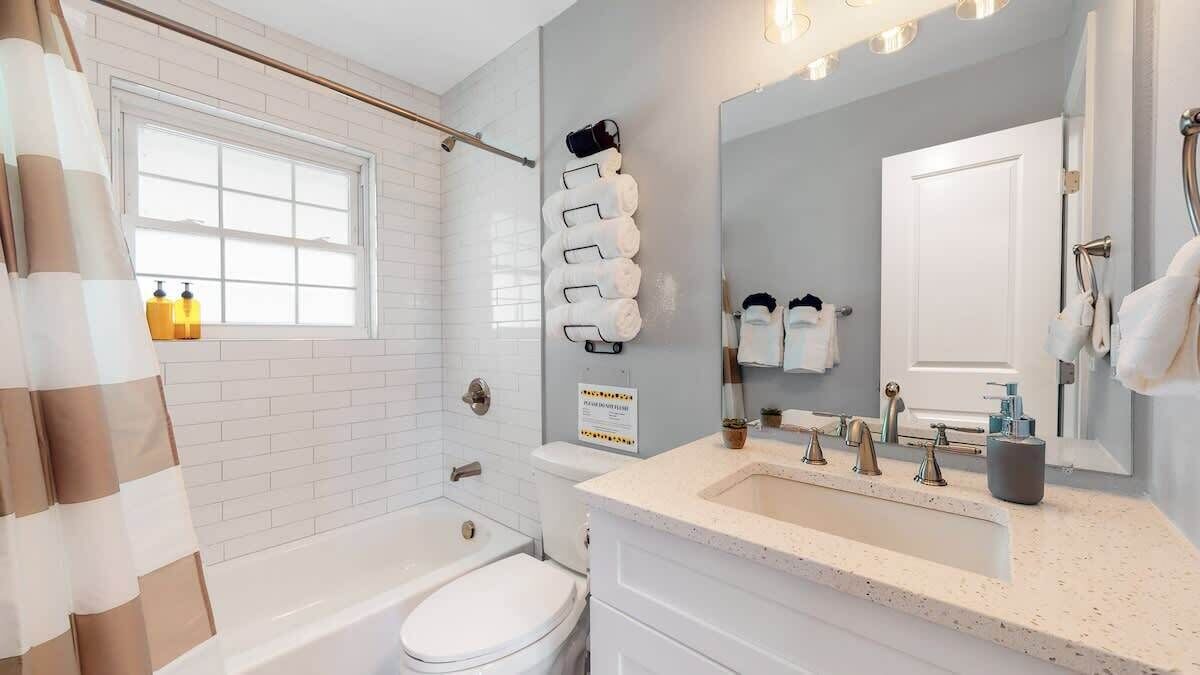 Photo of Bathroom in Dupont