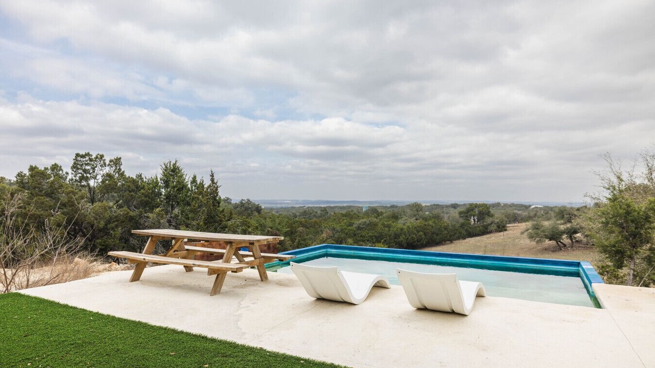 Photo of Outdoor in Spring Branch