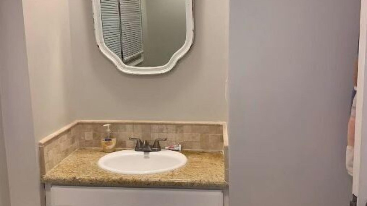 Photo of Bathroom in Brick