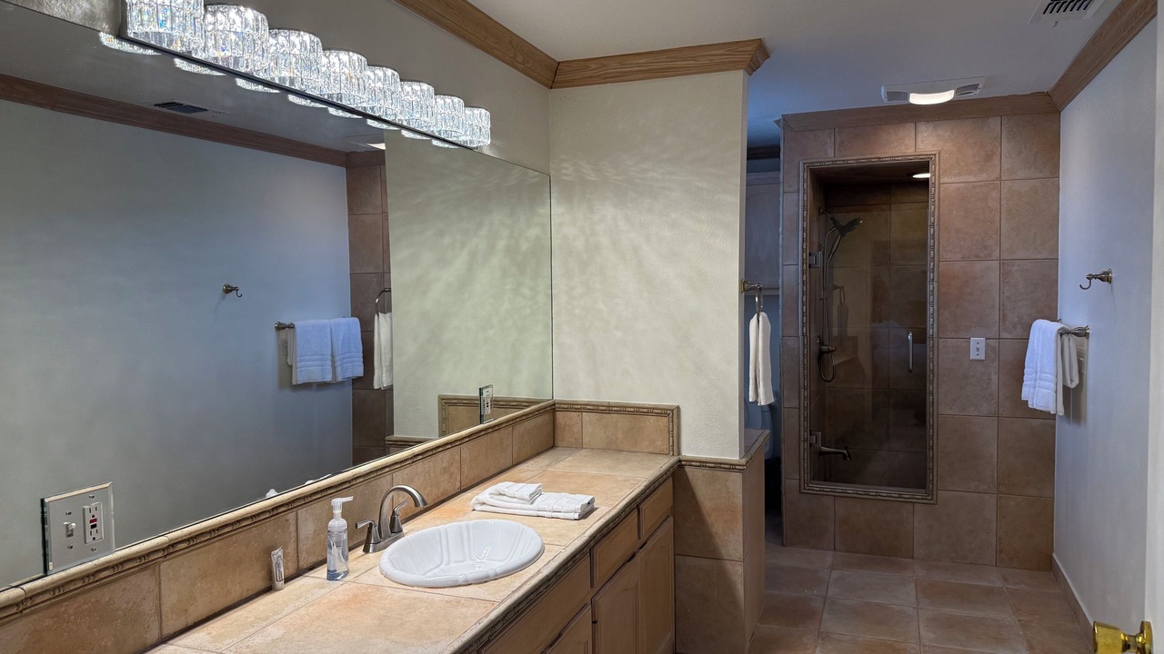 Photo of Bathroom in Marathon