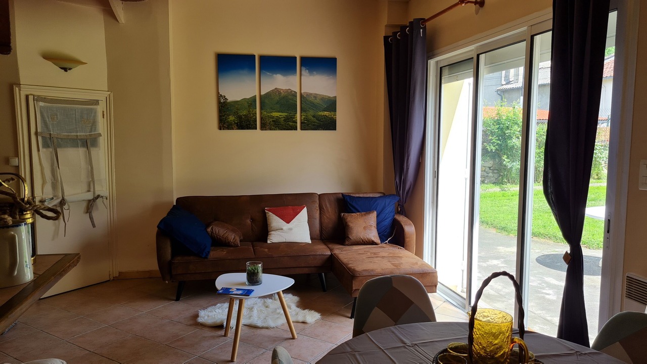 Photo of Livingroom in Labarthe-Riviere