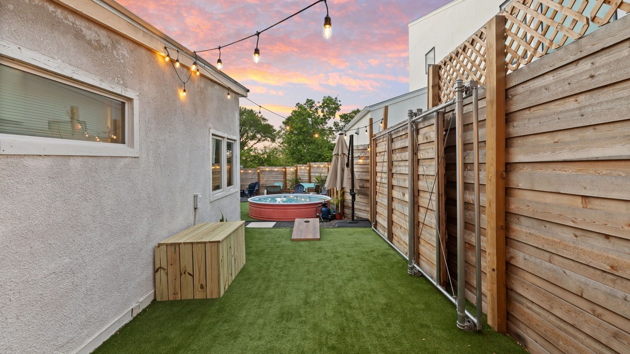 Photo of Outdoor in Cherrywood