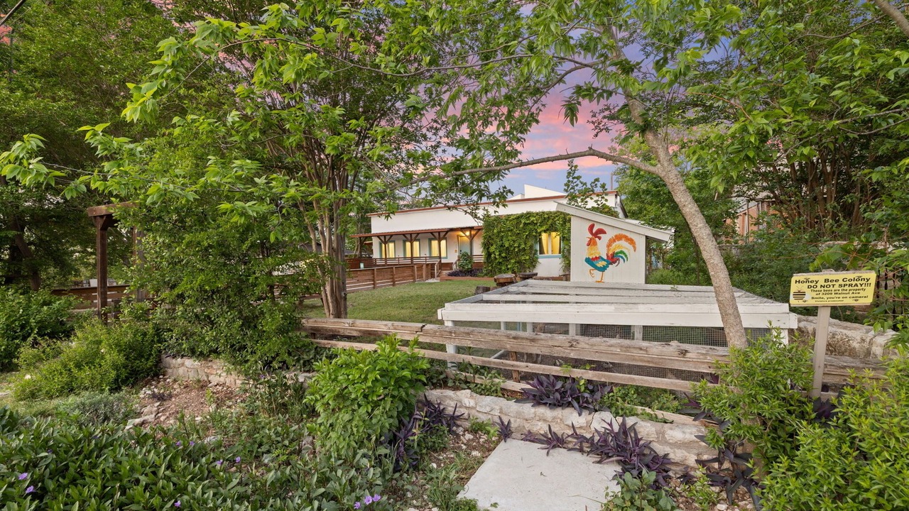 Photo of Outdoor in Cherrywood