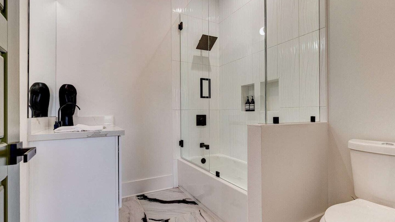 Photo of Bathroom in Tulane - Gravier