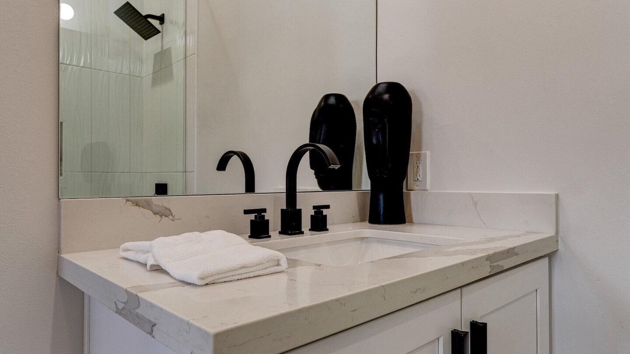 Photo of Bathroom in Tulane - Gravier