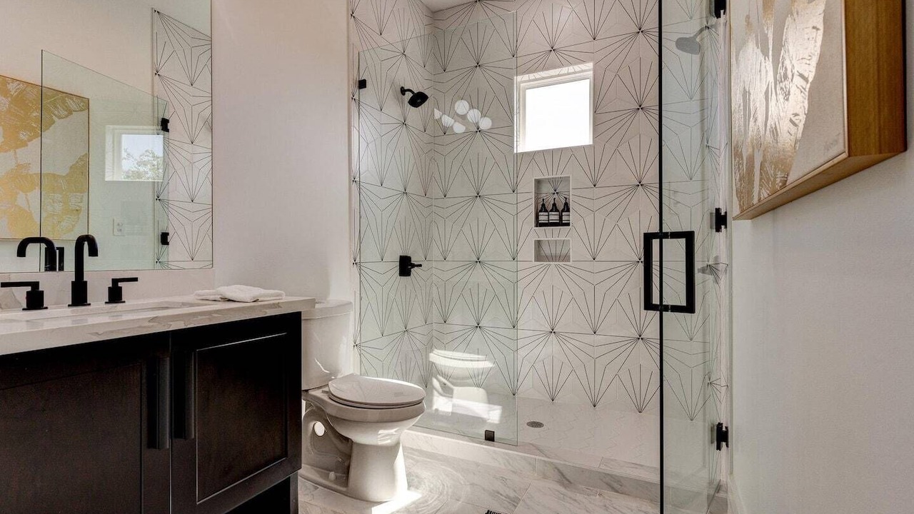 Photo of Bathroom in Tulane - Gravier
