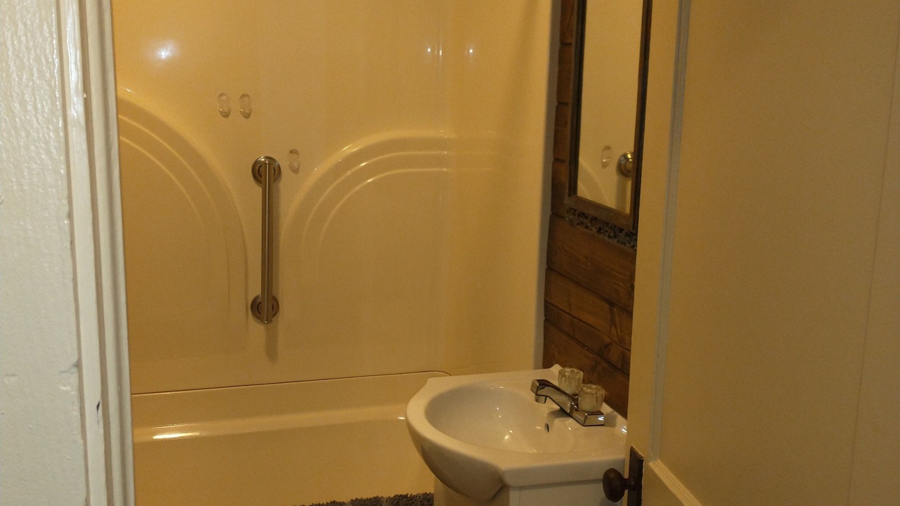 Photo of Bathroom in Seneca
