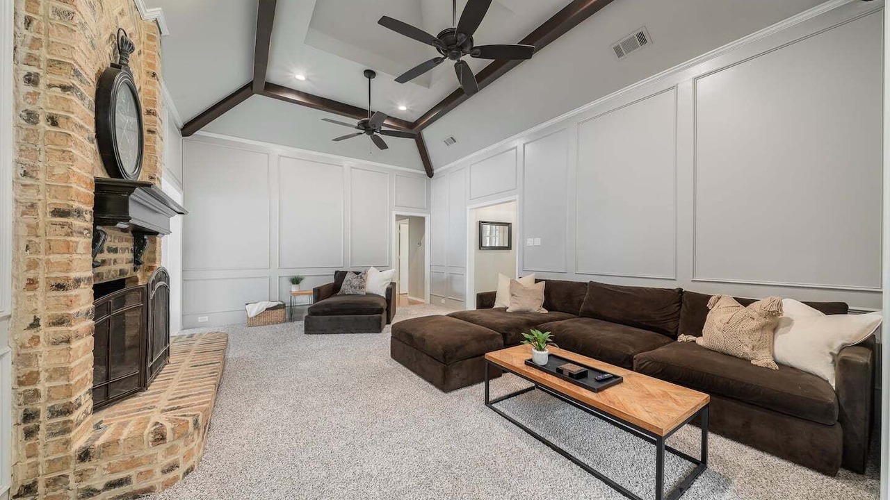 Photo of Livingroom in Northeast Carrollton