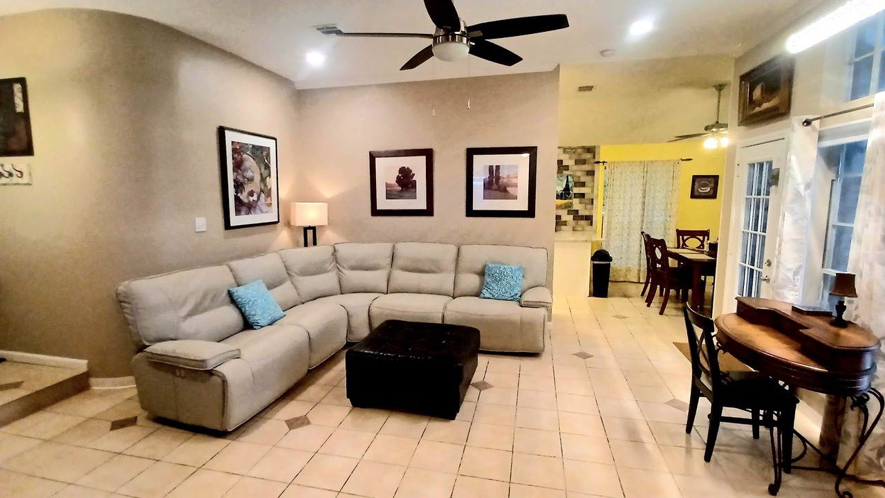 Photo of Livingroom in Block House Creek