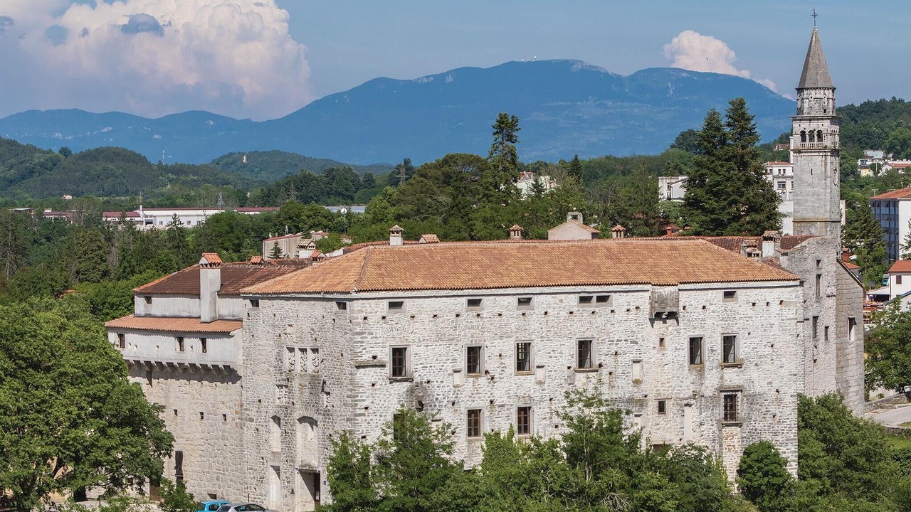 Photo of Outdoor in Modrusani