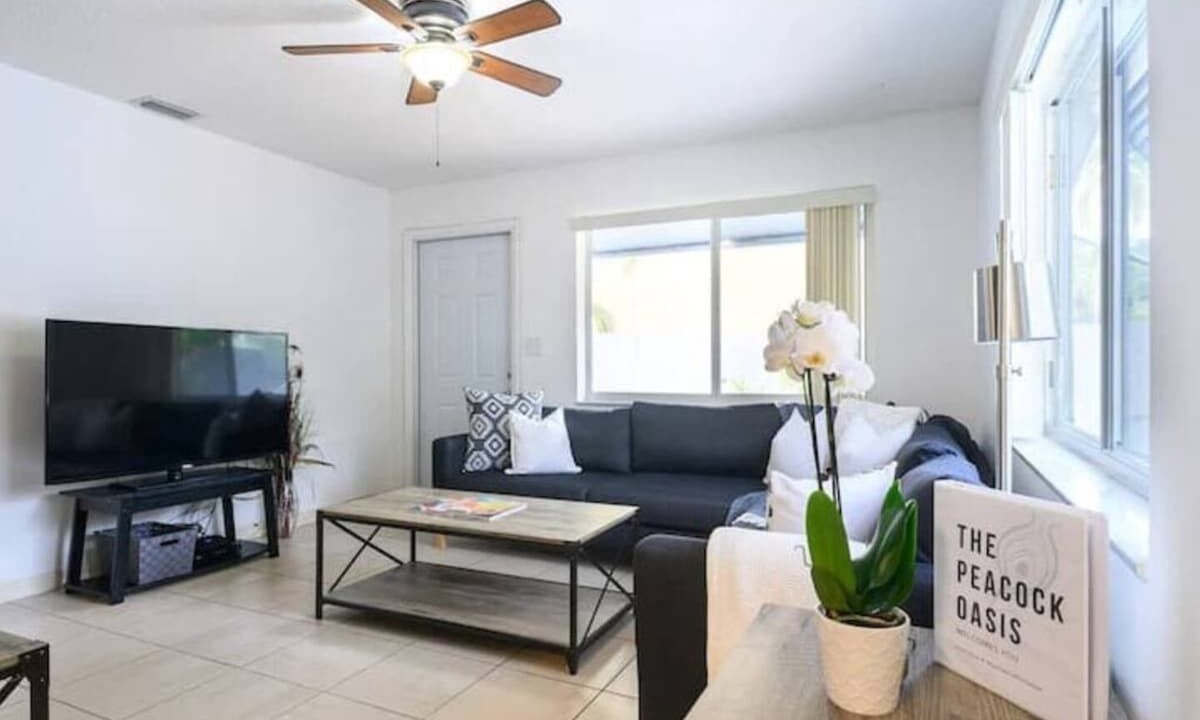 Photo of Bedroom in River Oaks