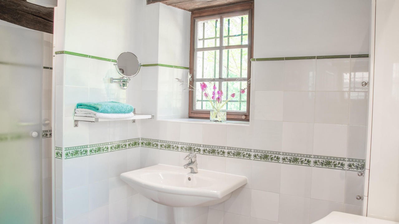 Photo of Bathroom in Issac