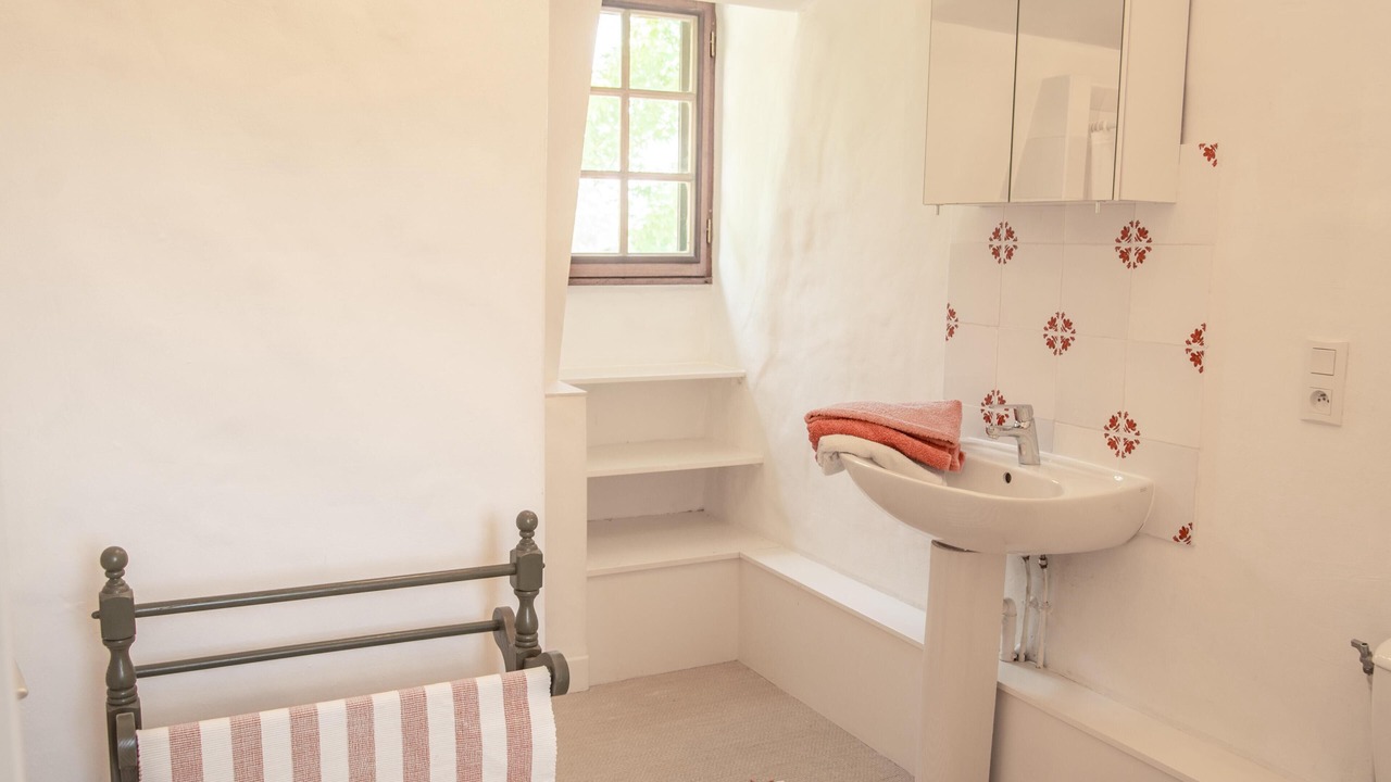 Photo of Bathroom in Issac