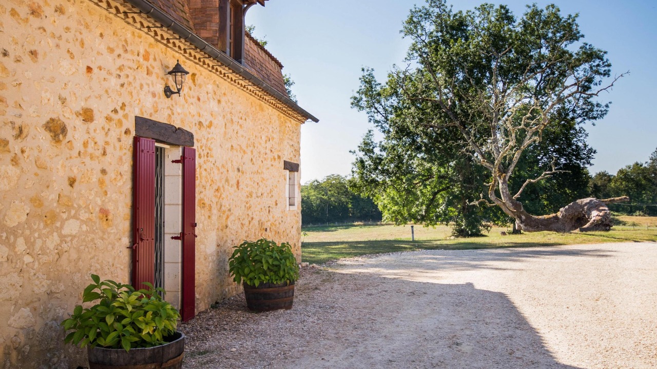 Photo of Outdoor in Issac