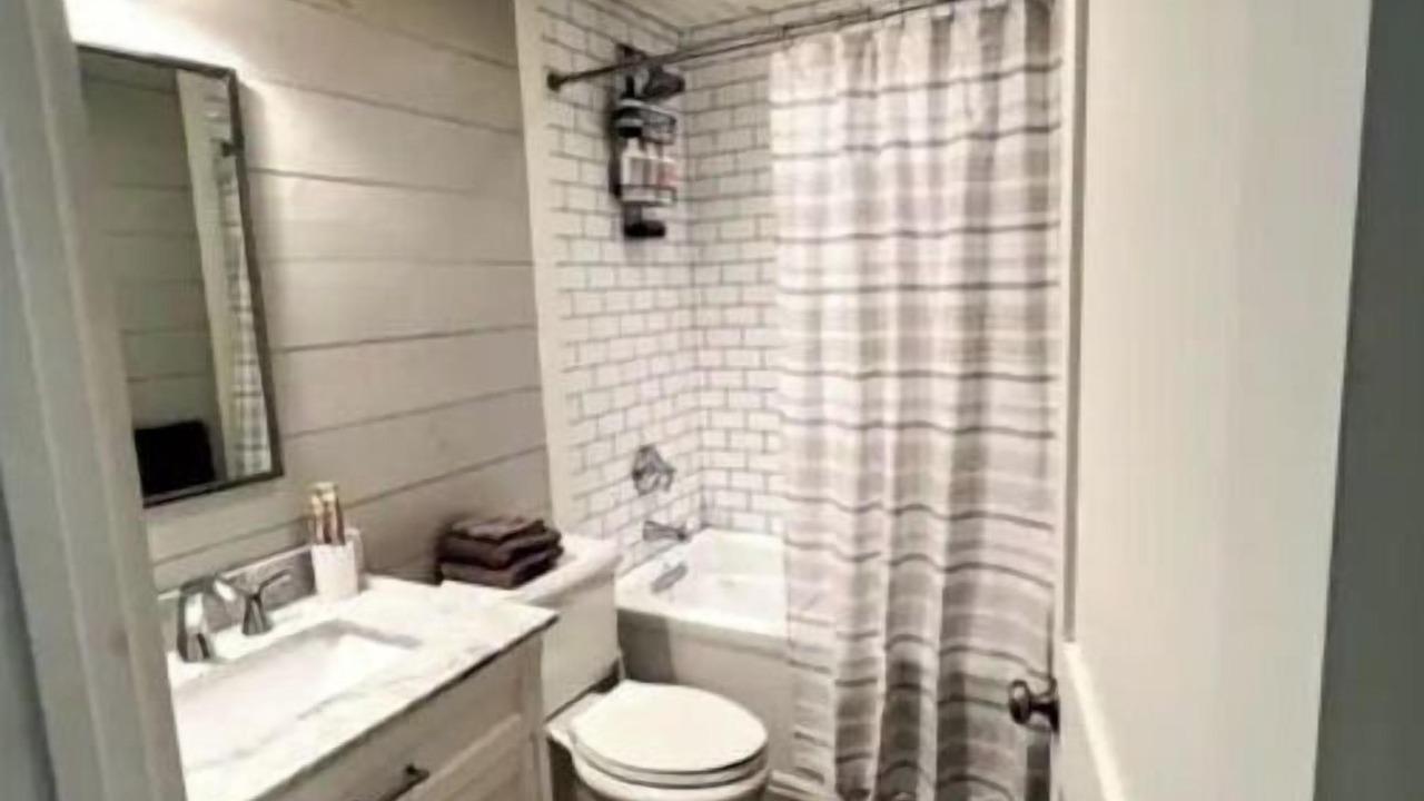 Photo of Bathroom in Hudson