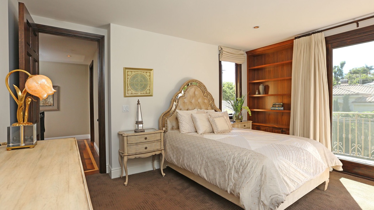 Photo of Bedroom in Beverly Glen