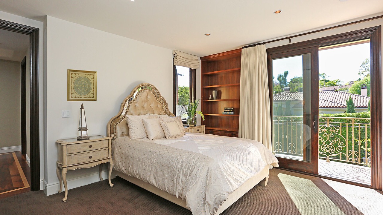 Photo of Bedroom in Beverly Glen