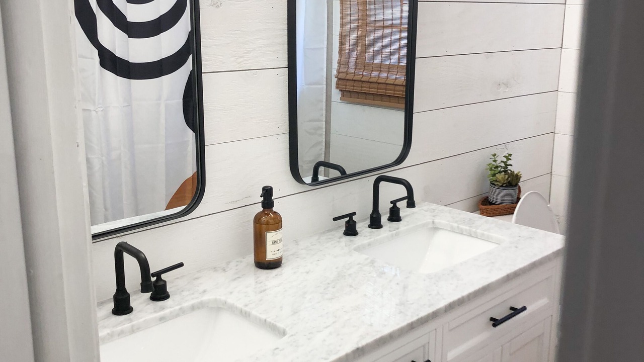 Photo of Bathroom in Sulphur