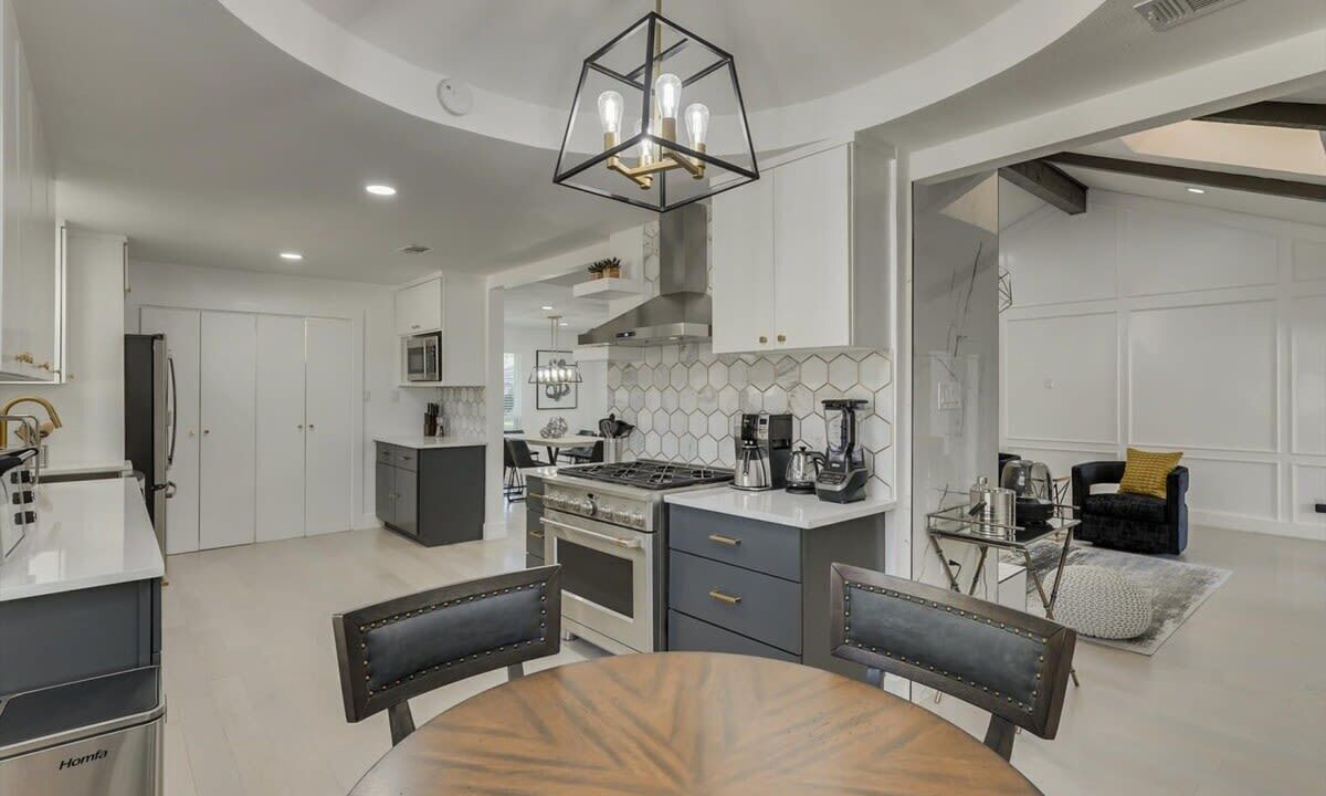 Photo of Kitchen in Far North Dallas