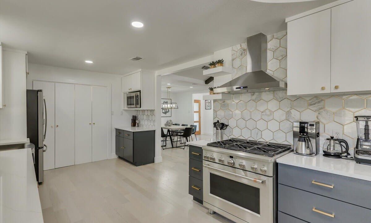 Photo of Kitchen in Far North Dallas