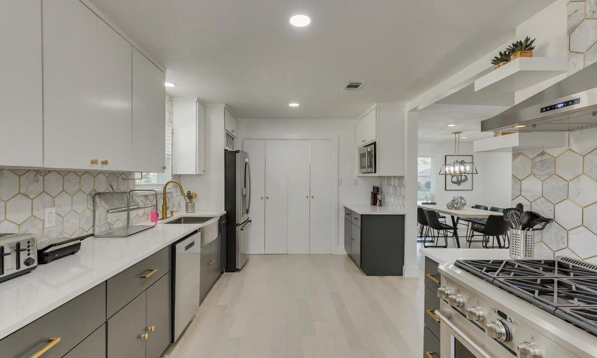 Photo of Kitchen in Far North Dallas