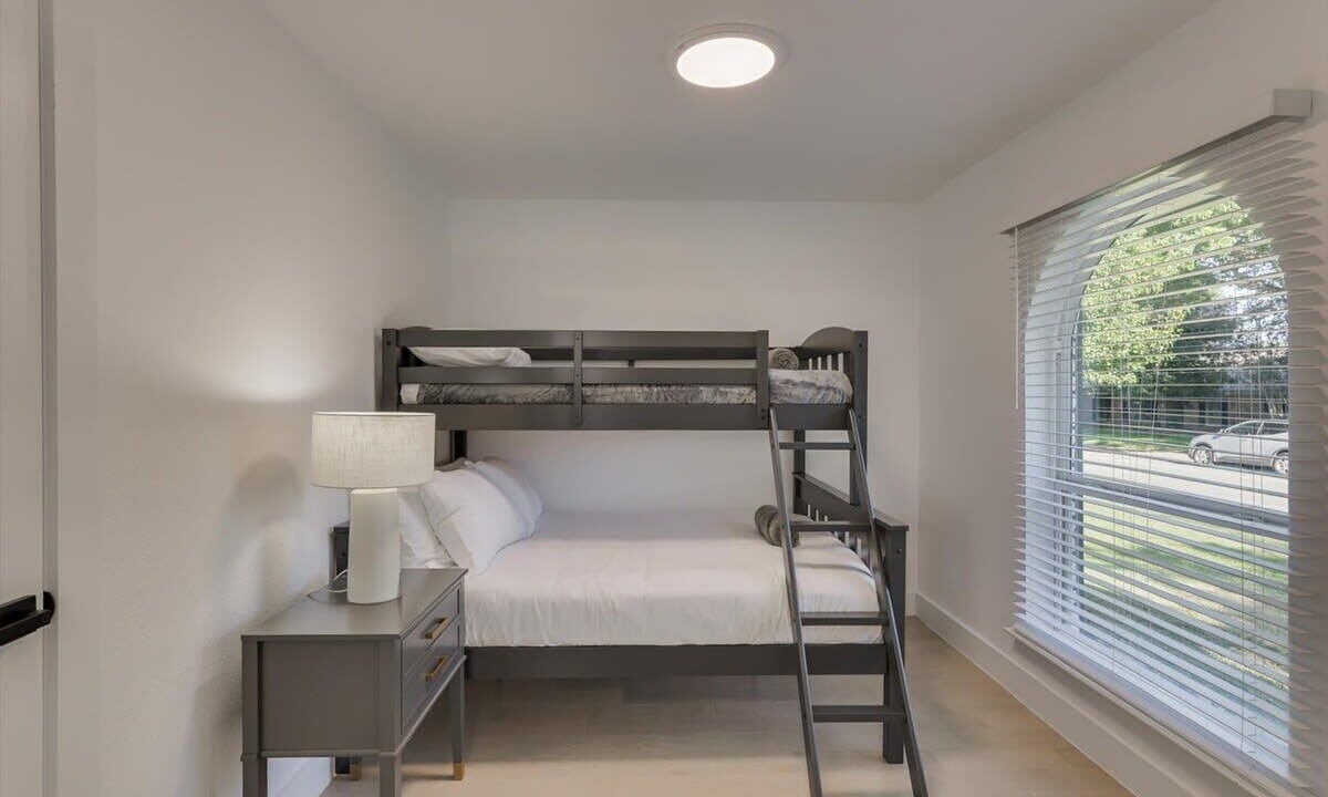 Photo of Bedroom in Far North Dallas