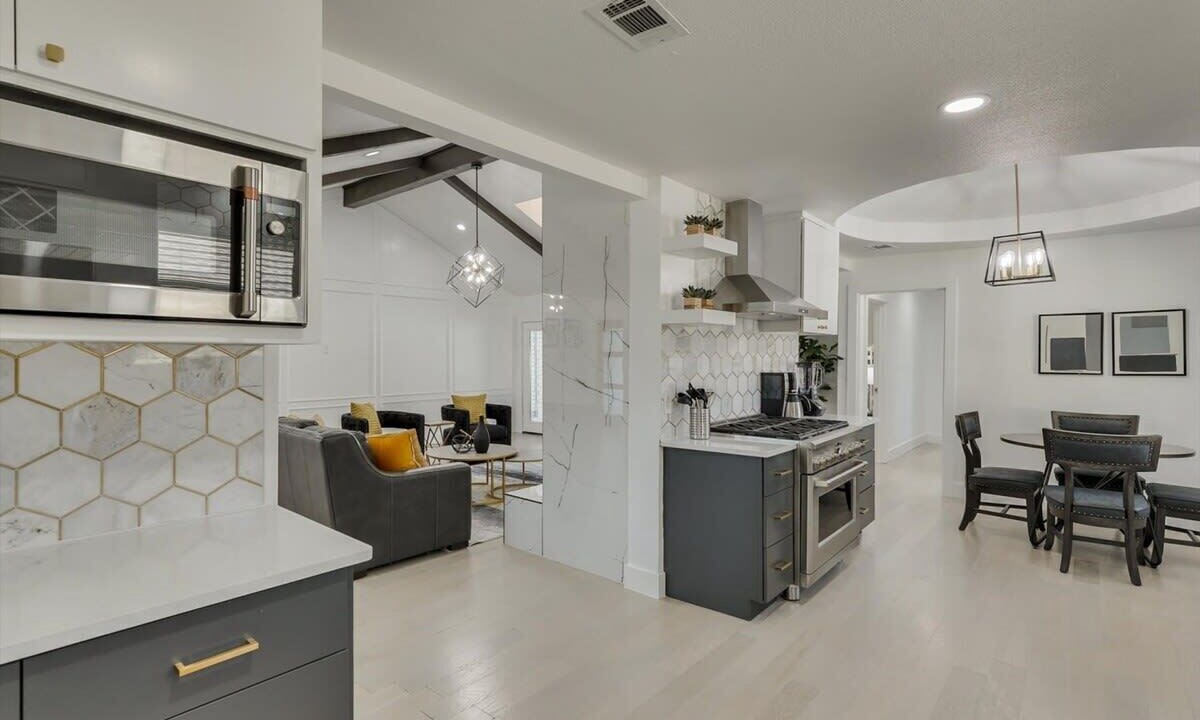 Photo of Kitchen in Far North Dallas