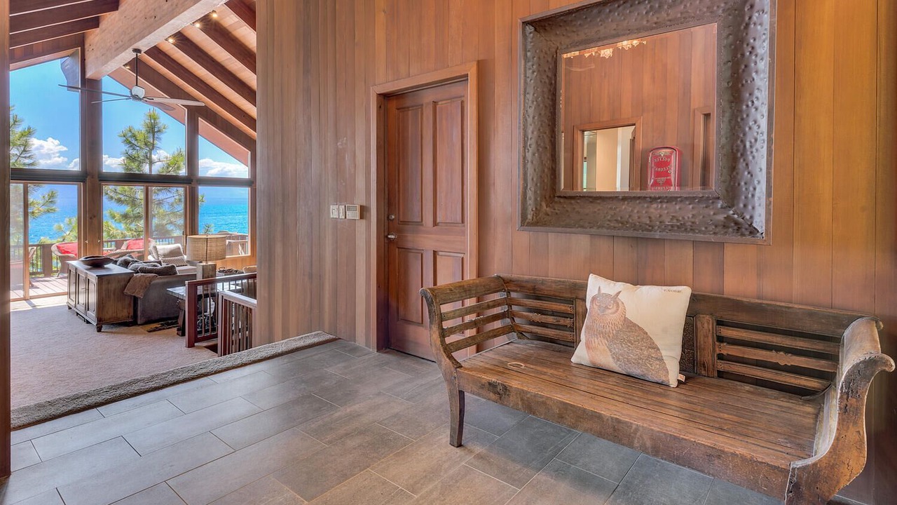 Photo of Livingroom in Meeks Bay
