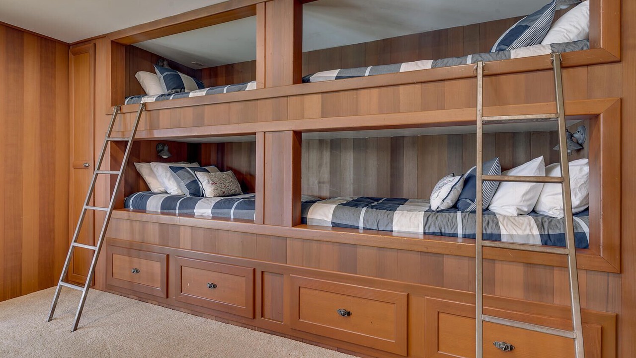 Photo of Bedroom in Meeks Bay
