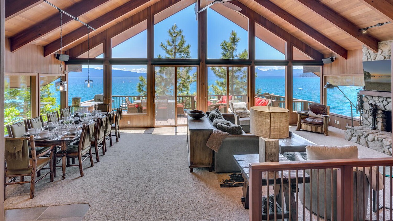 Photo of Livingroom in Meeks Bay