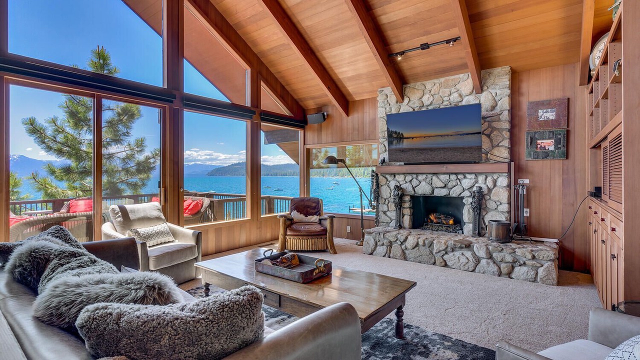 Photo of Livingroom in Meeks Bay