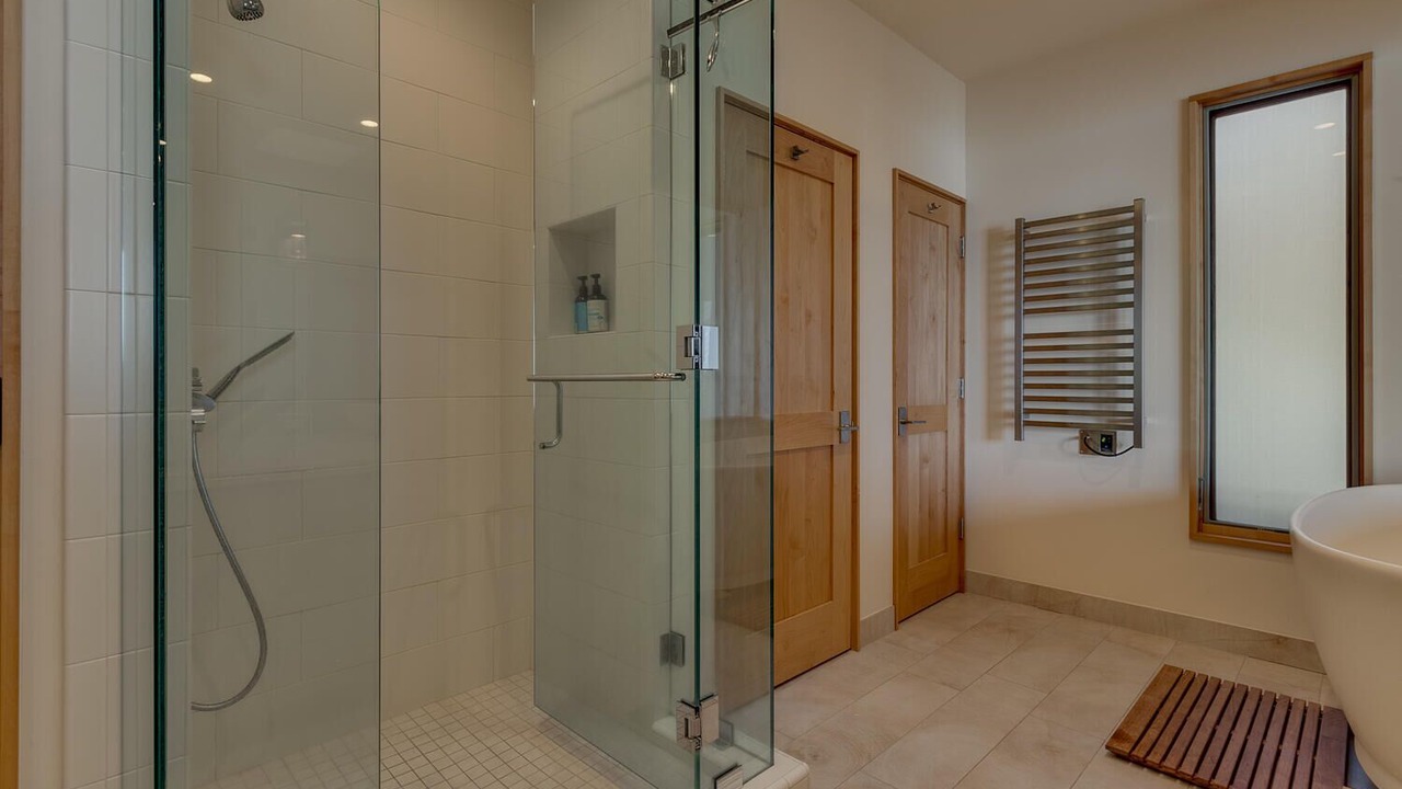 Photo of Bathroom in Tahoe Sierra Estates