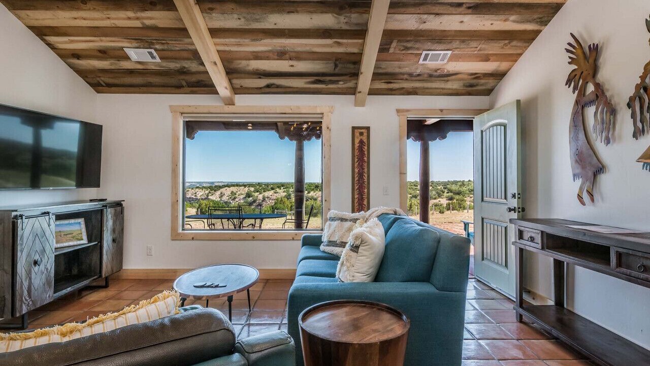 Photo of Livingroom in Canyon