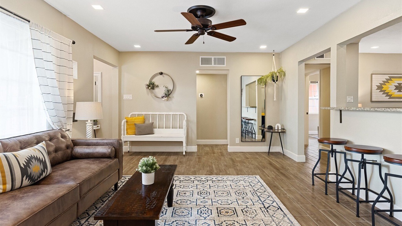 Photo of Livingroom in Encanto