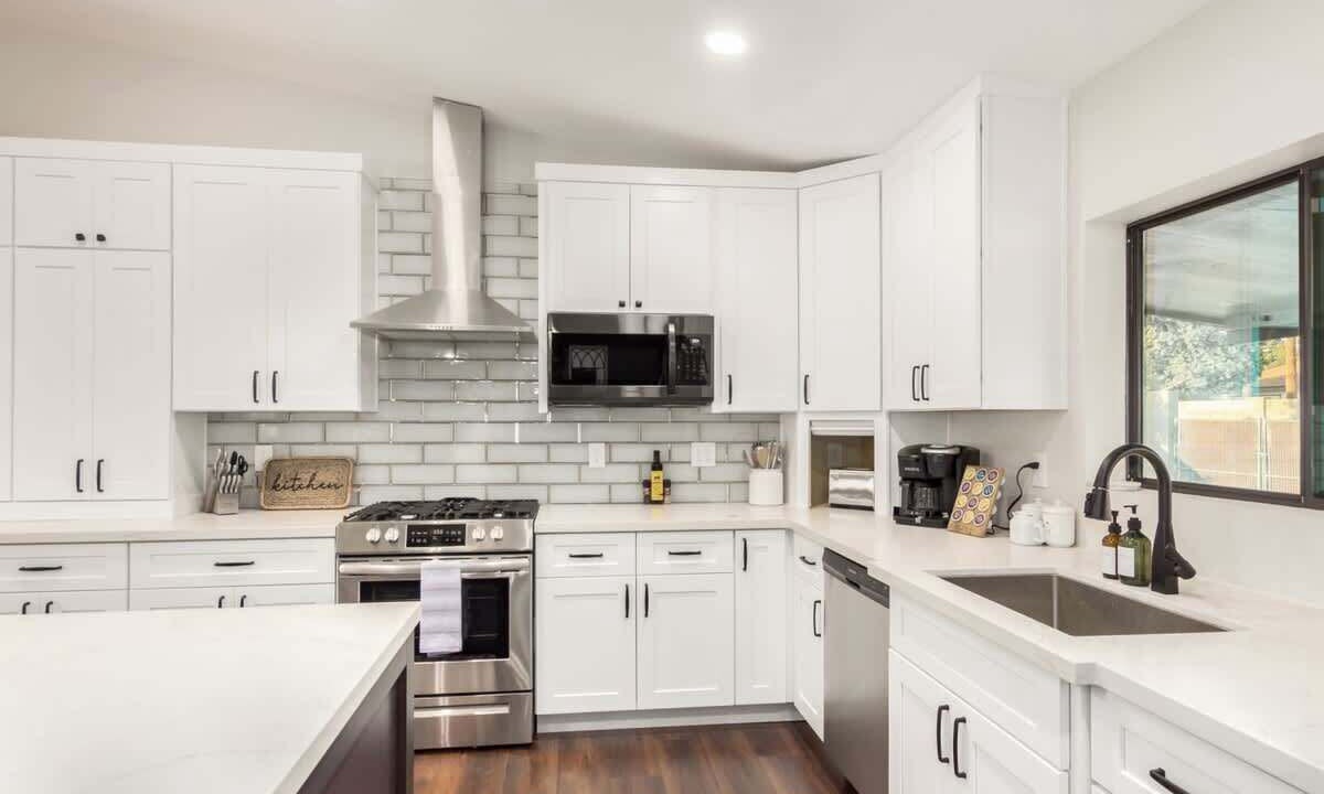 Photo of Kitchen in Broadway Palms