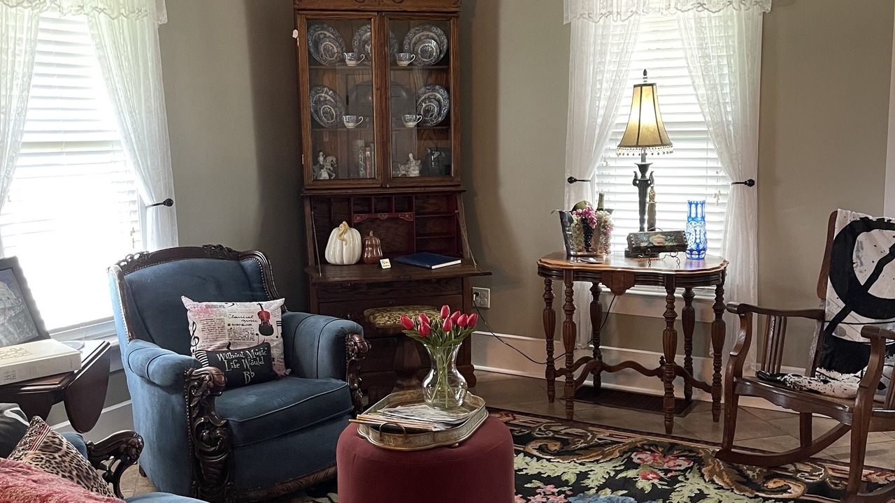 Photo of Livingroom in Central City