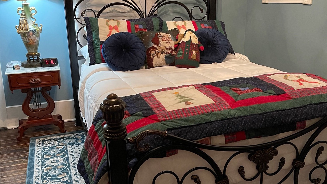 Photo of Bedroom in Central City