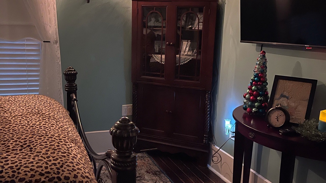 Photo of Bedroom in Central City