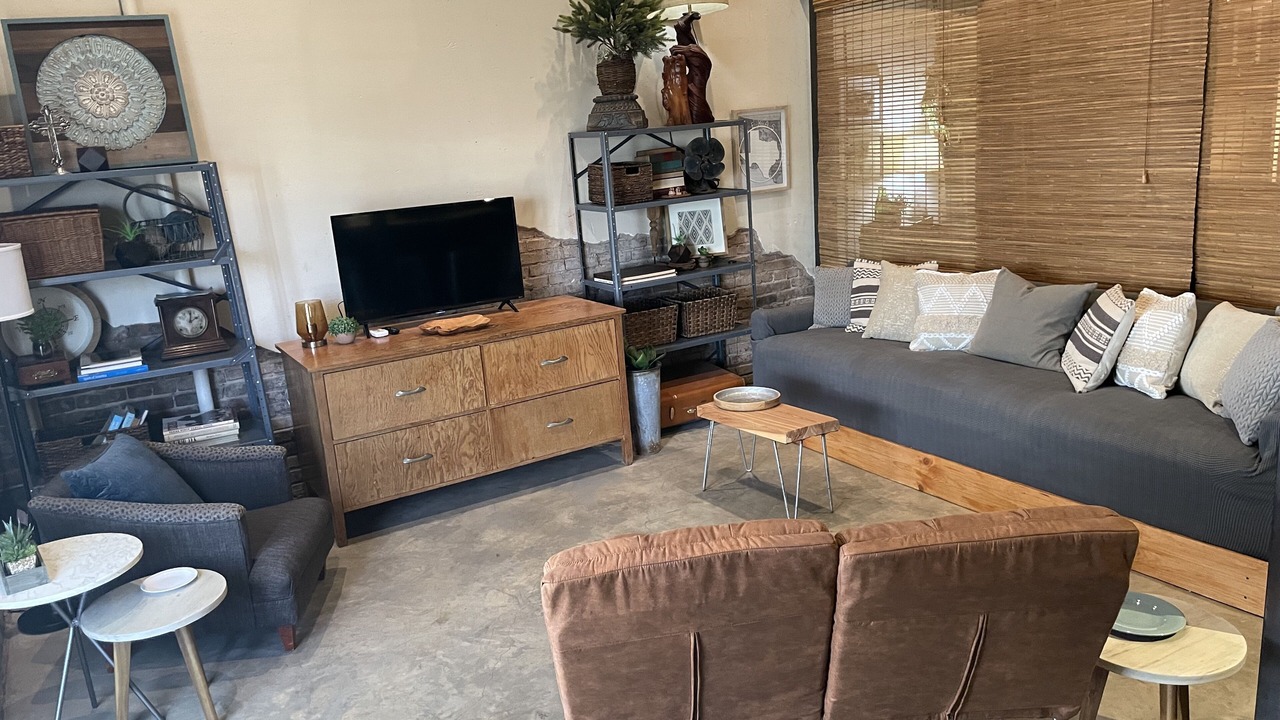 Photo of Livingroom in Claude