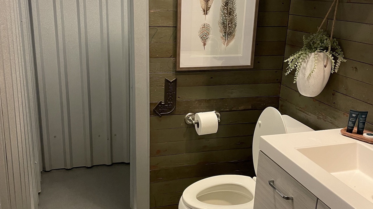 Photo of Bathroom in Claude