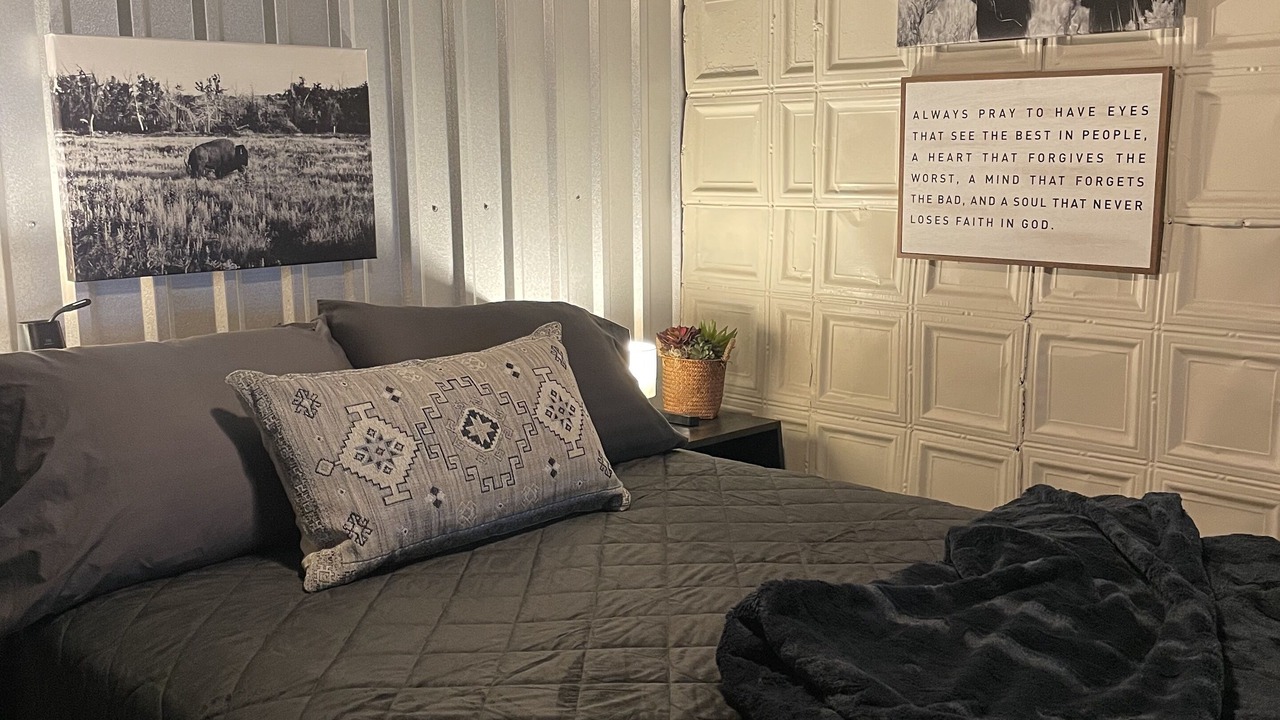 Photo of Bedroom in Claude