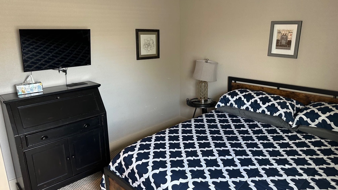 Photo of Bedroom in Plaza Westport